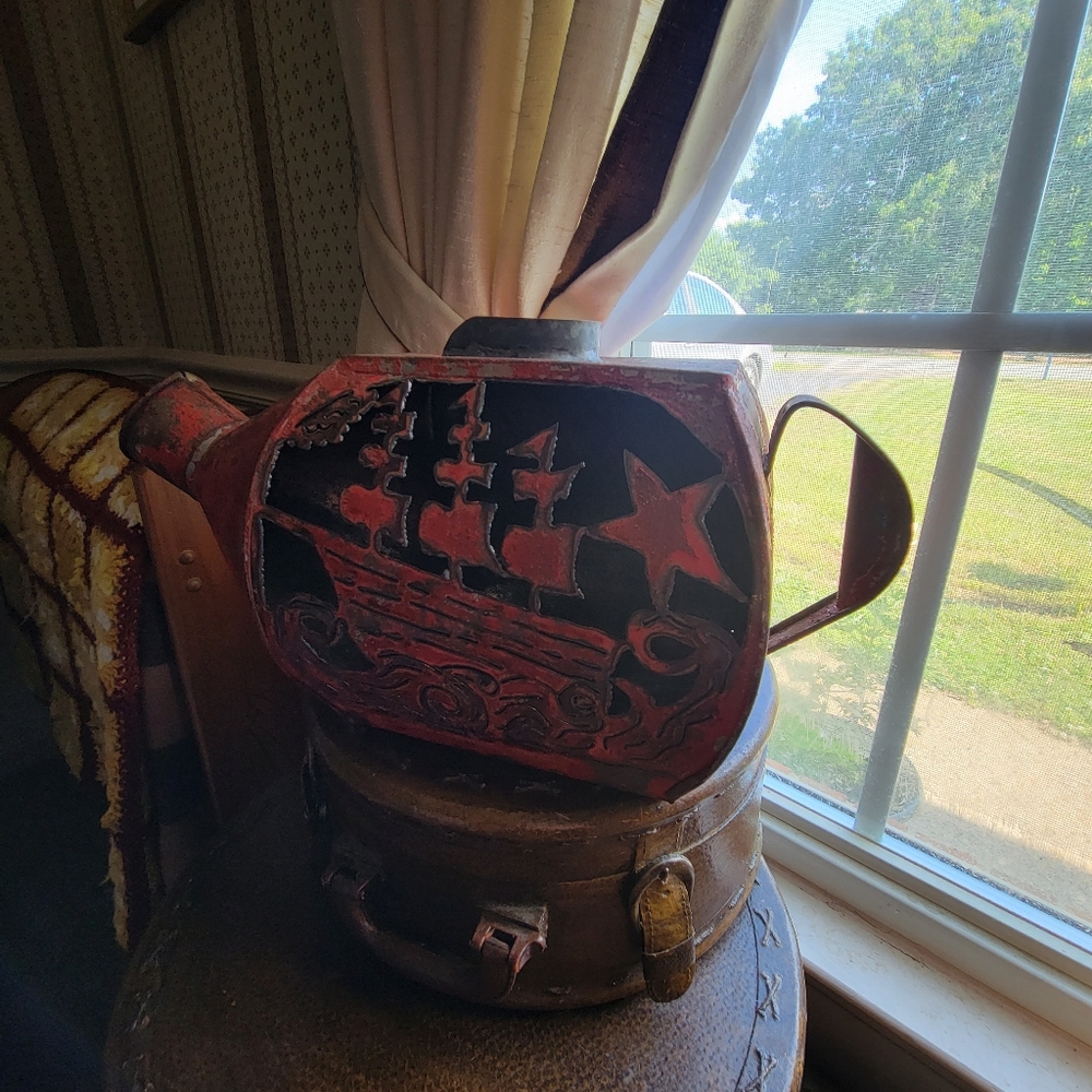 Vintage gas can art. - Picture 3 of 4